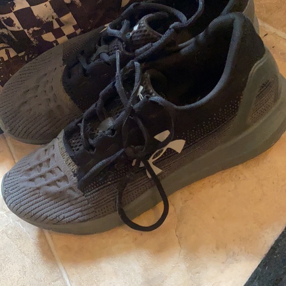 Men’s size 7.5 - Picture 2 of 3